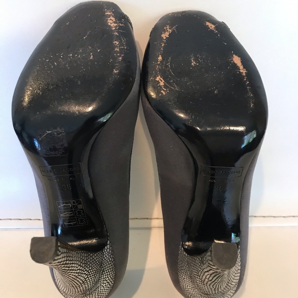 Marc Jacobs Peep Toe Pump with Bow - Picture 4 of 6